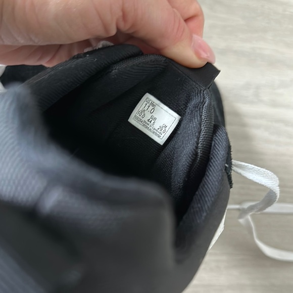 Vans Men's Black and White Sneakers - Picture 9 of 10